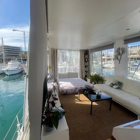 Light Bedroom In A Boat * Barcelona